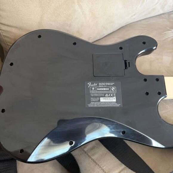 X BOX ONE Rock Band 4 Wireless Guitar Fender Stratocaster For Xbox One - Picture 5 of 7